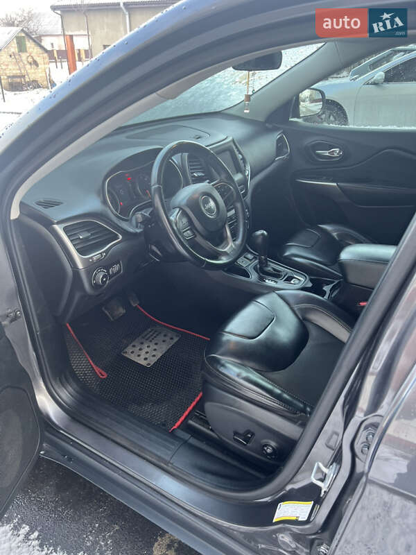 Позашляховик / Кросовер Jeep Cherokee 2018 в Миронівці