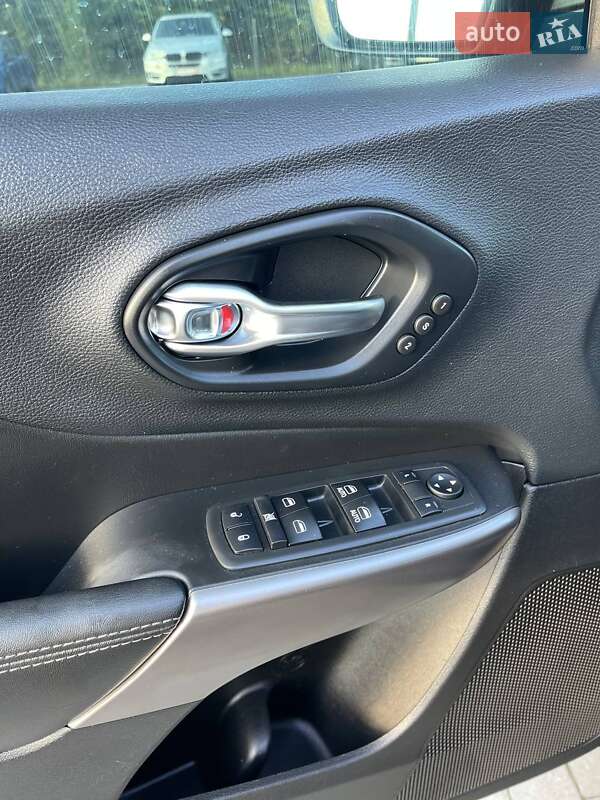 Позашляховик / Кросовер Jeep Cherokee 2018 в Львові