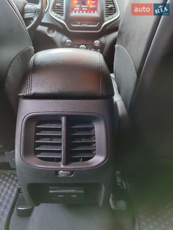 Позашляховик / Кросовер Jeep Cherokee 2020 в Дубні