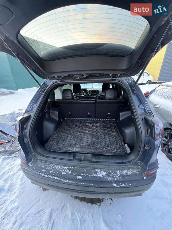 Позашляховик / Кросовер Jeep Cherokee 2019 в Києві фото 10 Позашляховик / Кросовер Jeep Cherokee 2019 в Києві