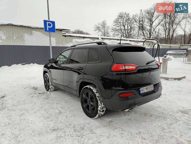 Внедорожник / Кроссовер Jeep Cherokee 2016 в Тернополе