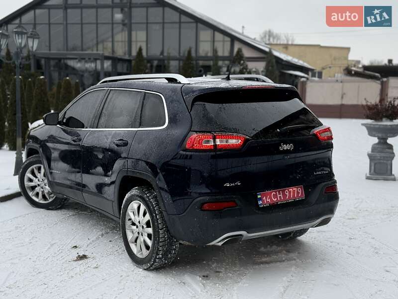 Внедорожник / Кроссовер Jeep Cherokee 2015 в Стрые