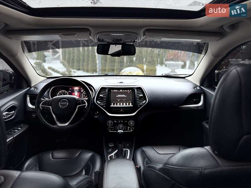 Внедорожник / Кроссовер Jeep Cherokee 2015 в Стрые