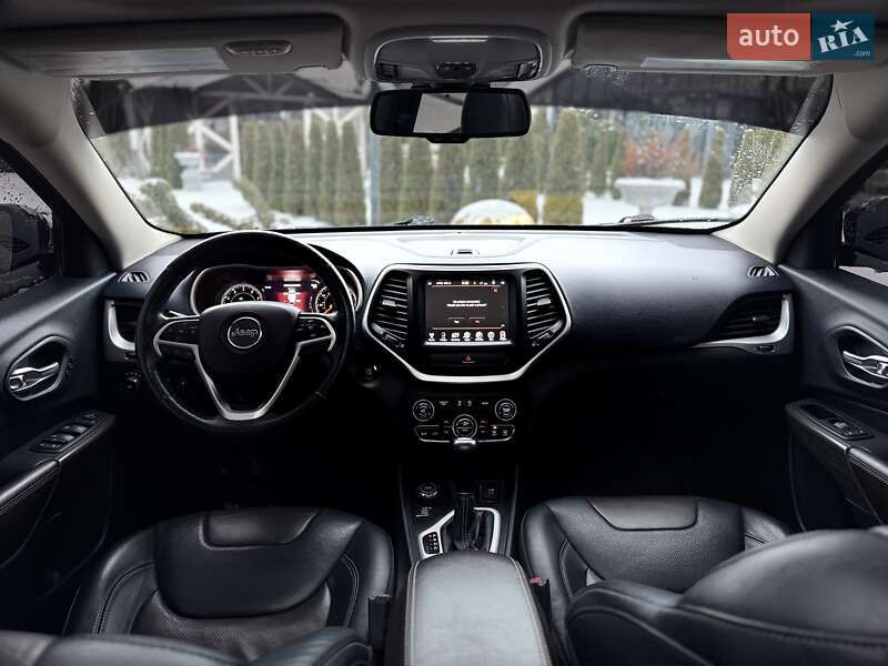 Внедорожник / Кроссовер Jeep Cherokee 2015 в Стрые