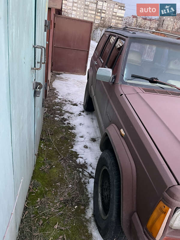 Внедорожник / Кроссовер Jeep Cherokee 1989 в Ивано-Франковске