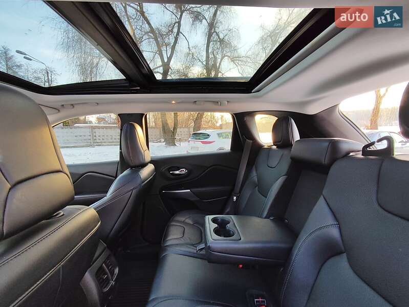 Позашляховик / Кросовер Jeep Cherokee 2022 в Києві