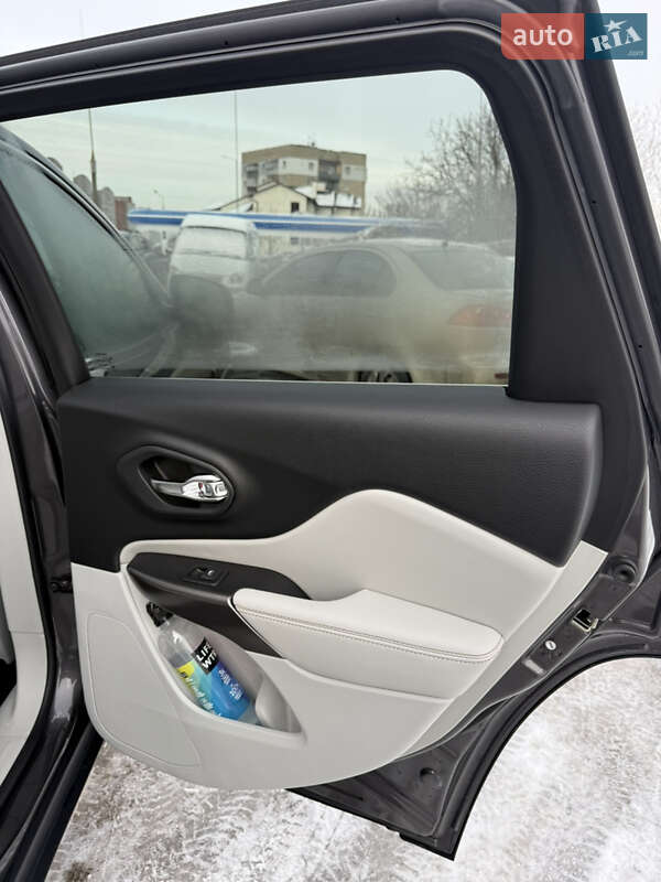 Внедорожник / Кроссовер Jeep Cherokee 2018 в Днепре фото 28 Внедорожник / Кроссовер Jeep Cherokee 2018 в Днепре