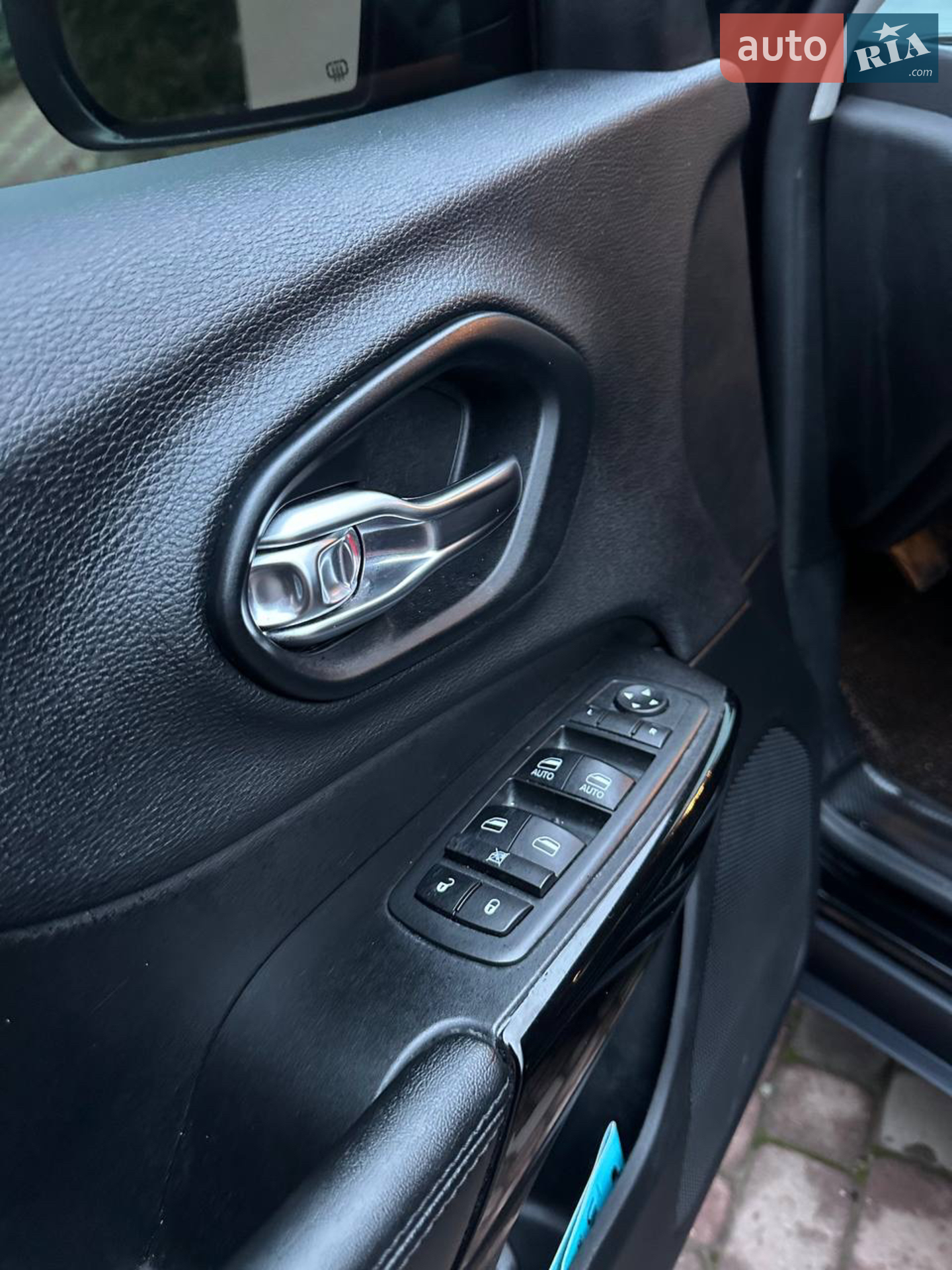2019 Jeep Cherokee - мініатюра 13