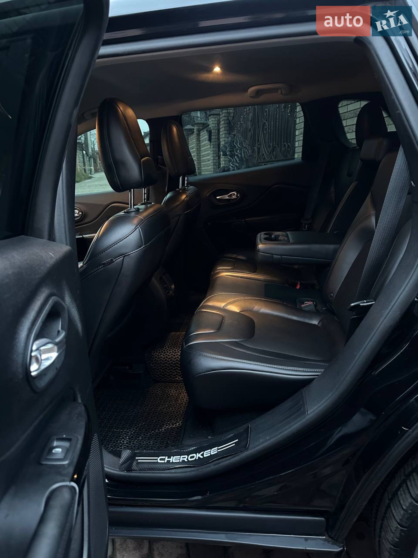 2019 Jeep Cherokee - мініатюра 15