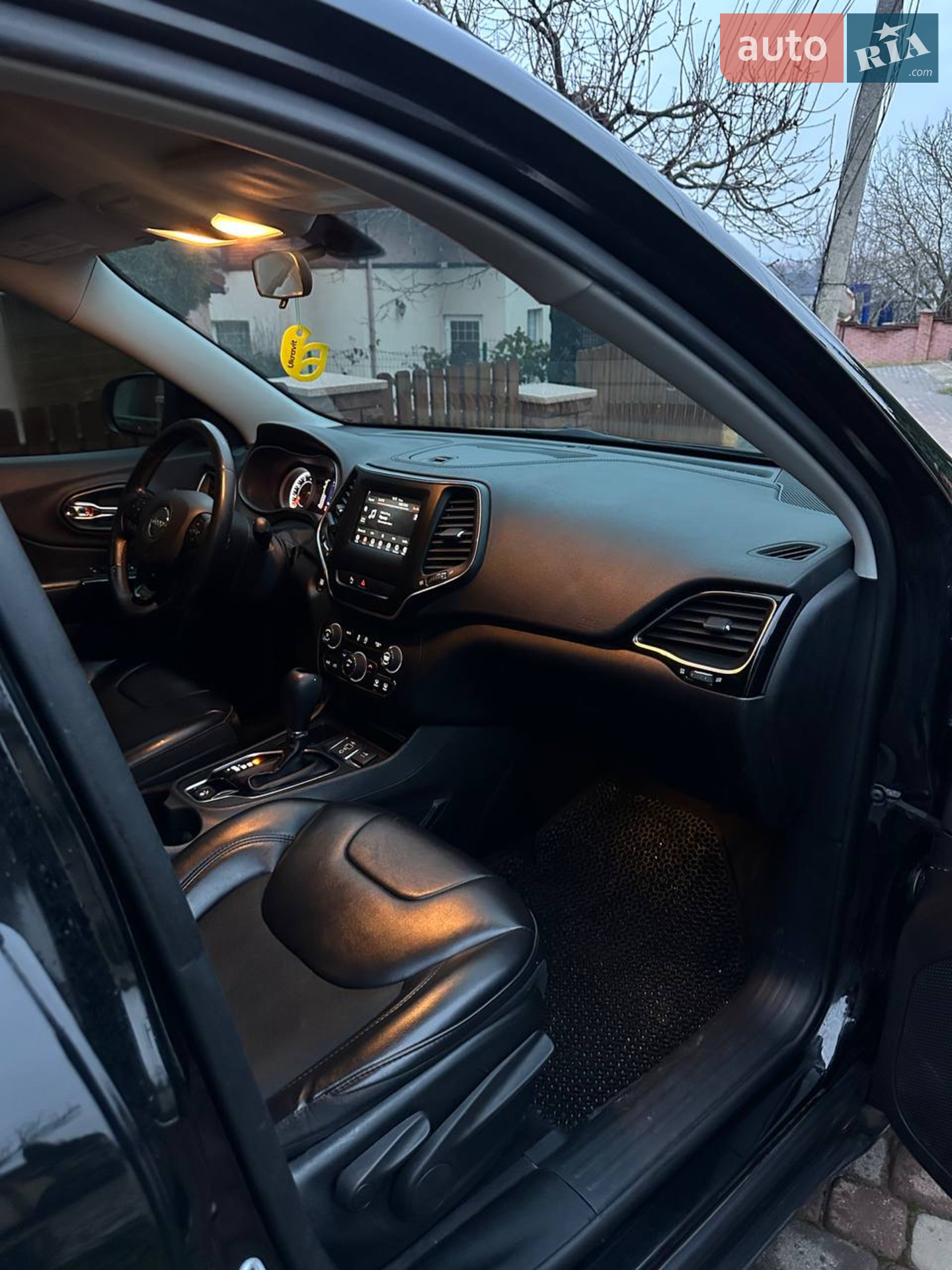 2019 Jeep Cherokee - мініатюра 20