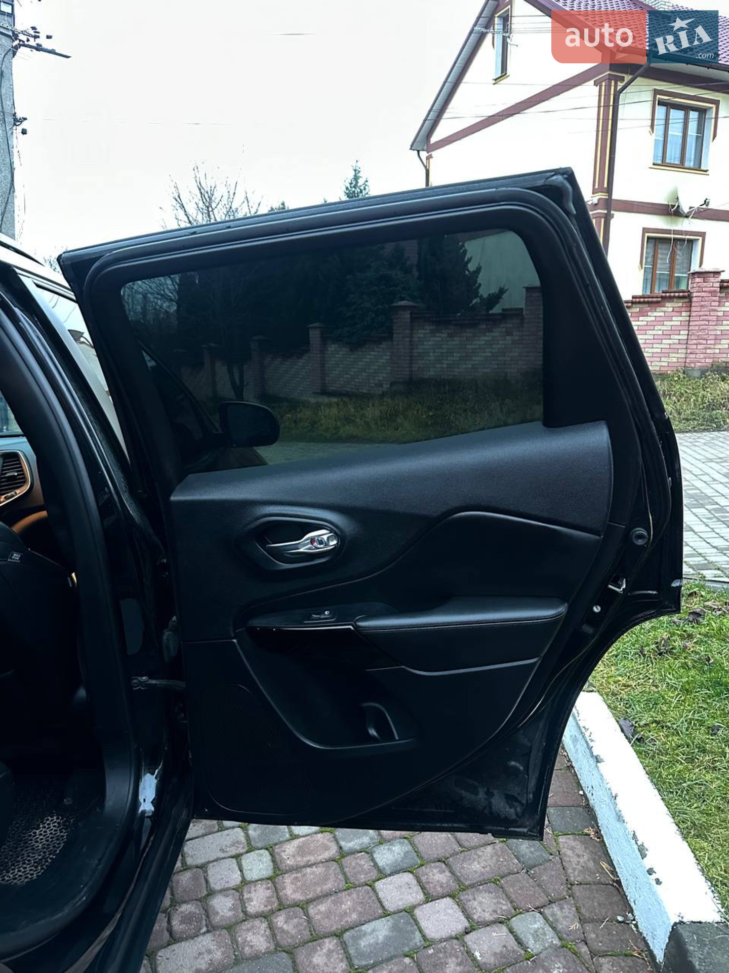 2019 Jeep Cherokee - мініатюра 22