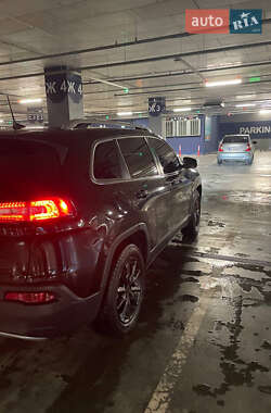 Позашляховик / Кросовер Jeep Cherokee 2015 в Києві