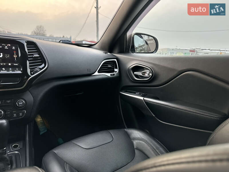 Внедорожник / Кроссовер Jeep Cherokee 2018 в Харькове