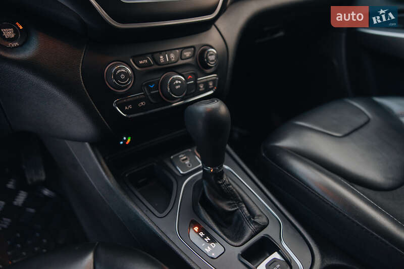 Внедорожник / Кроссовер Jeep Cherokee 2018 в Бучаче