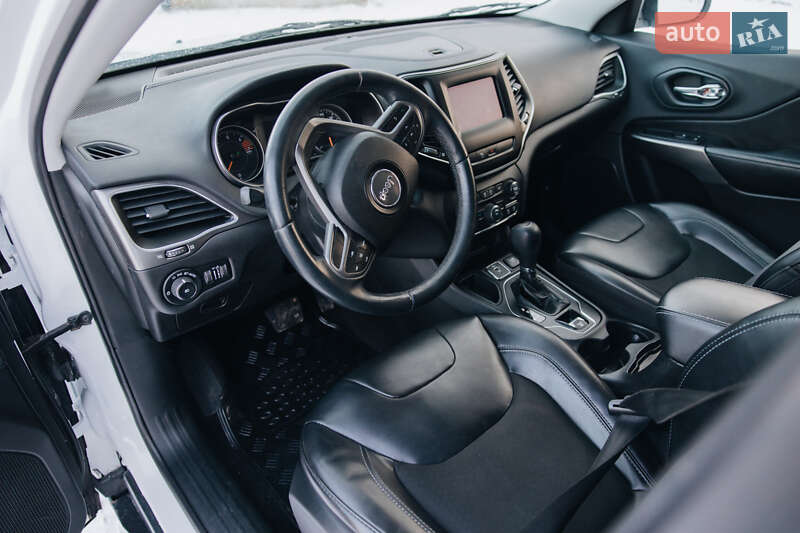 Внедорожник / Кроссовер Jeep Cherokee 2018 в Бучаче