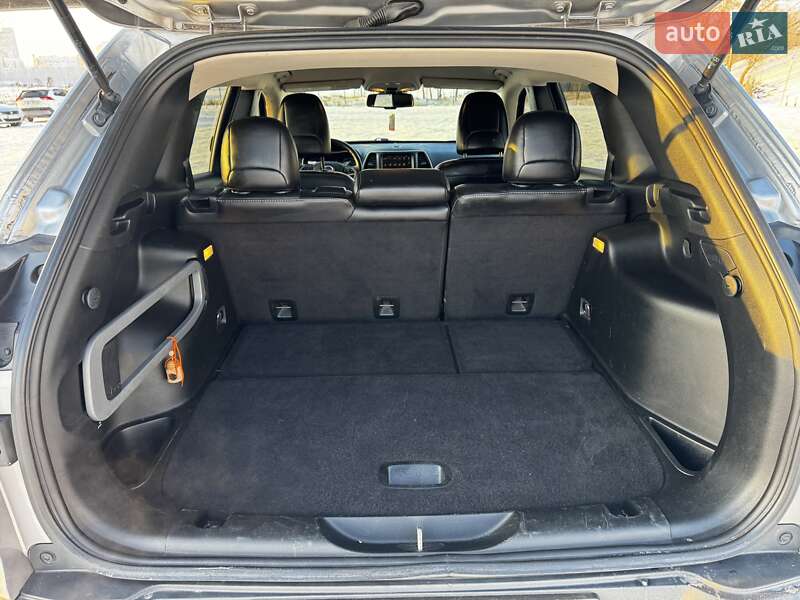 Внедорожник / Кроссовер Jeep Cherokee 2016 в Киеве