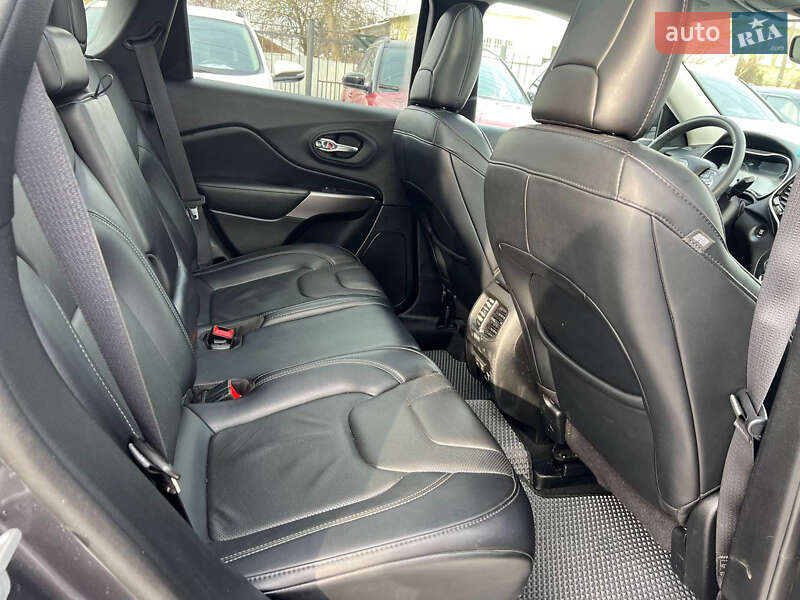 Внедорожник / Кроссовер Jeep Cherokee 2021 в Полтаве