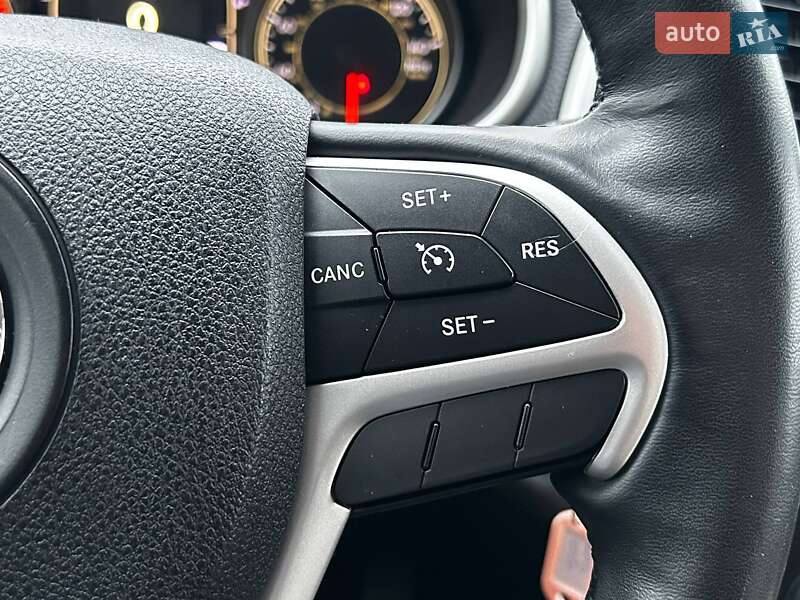 Внедорожник / Кроссовер Jeep Cherokee 2020 в Киеве