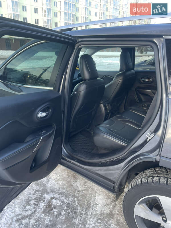 Внедорожник / Кроссовер Jeep Cherokee 2019 в Нежине