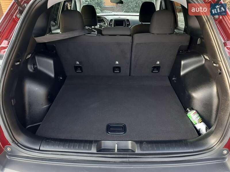 Внедорожник / Кроссовер Jeep Cherokee 2019 в Полтаве