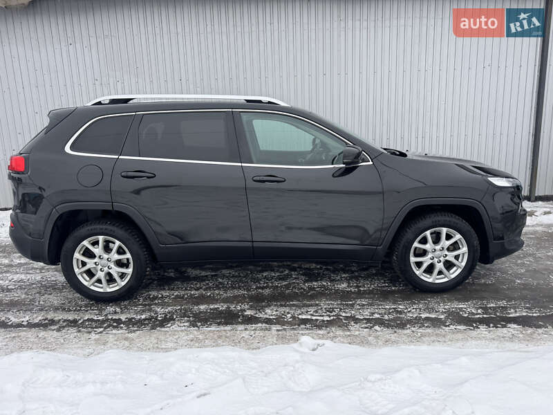 Внедорожник / Кроссовер Jeep Cherokee 2015 в Киеве