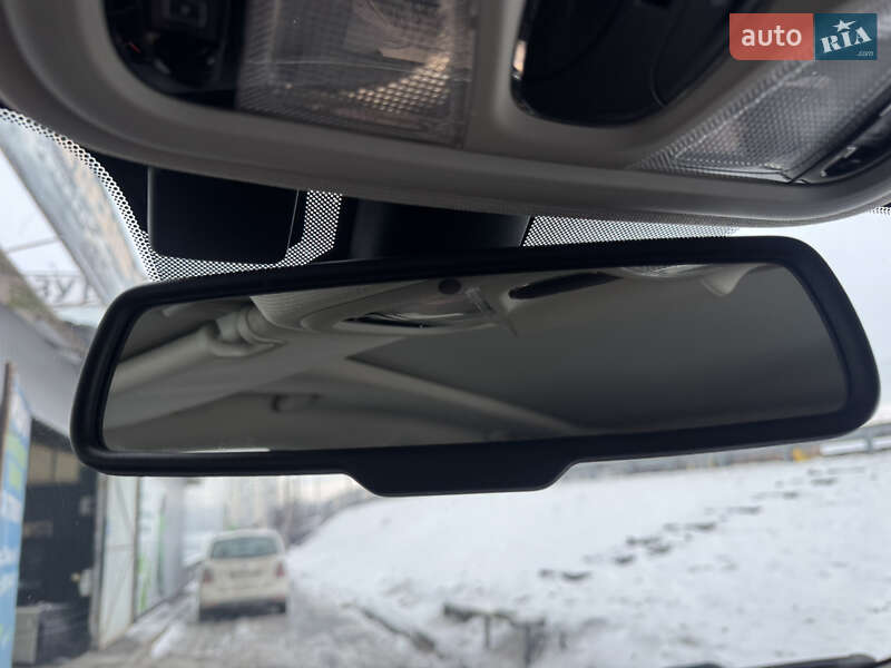 Внедорожник / Кроссовер Jeep Cherokee 2015 в Киеве