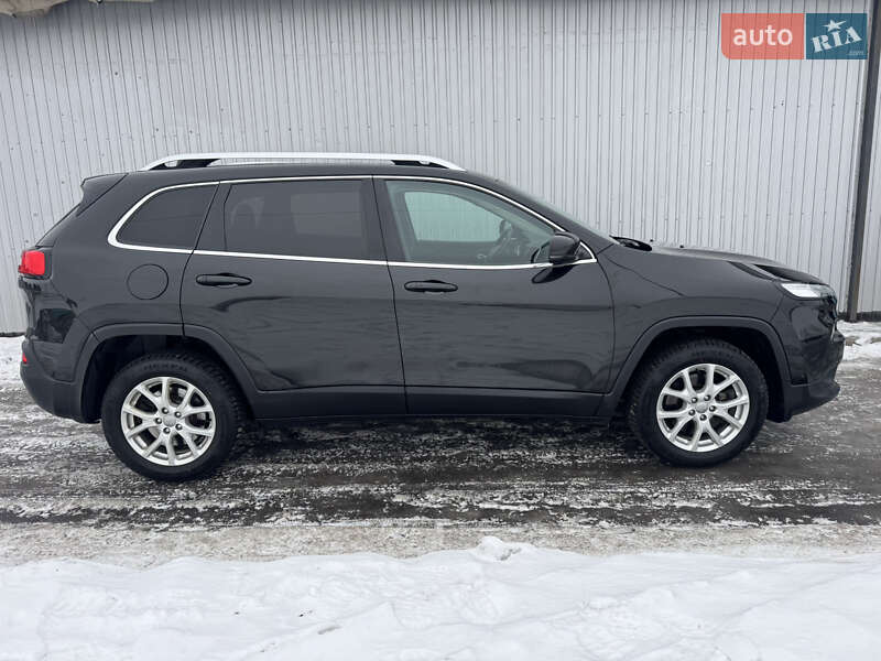 Внедорожник / Кроссовер Jeep Cherokee 2015 в Киеве