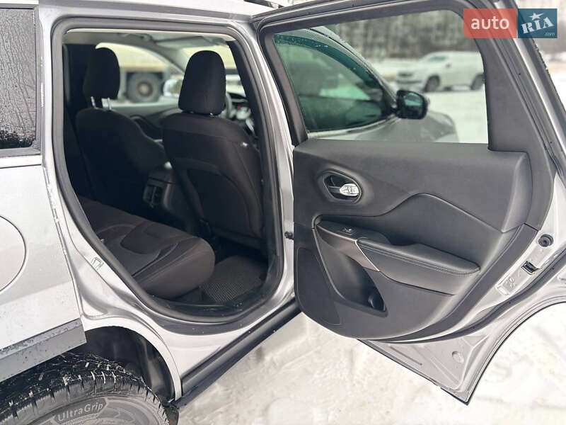 Внедорожник / Кроссовер Jeep Cherokee 2018 в Виннице