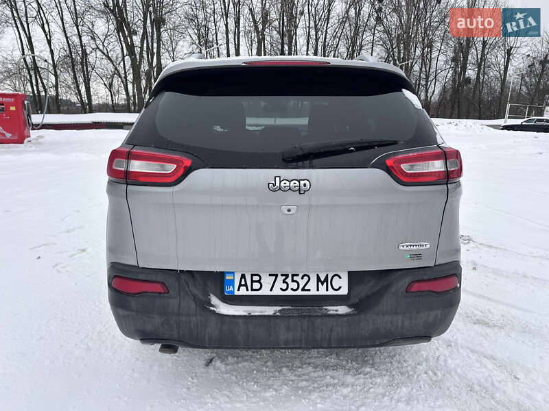 Внедорожник / Кроссовер Jeep Cherokee 2016 в Виннице