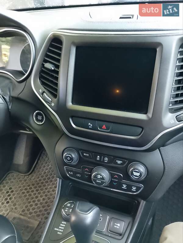 Внедорожник / Кроссовер Jeep Cherokee 2018 в Бориславе