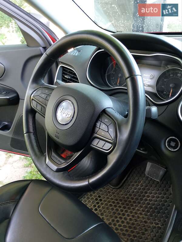 Внедорожник / Кроссовер Jeep Cherokee 2018 в Бориславе