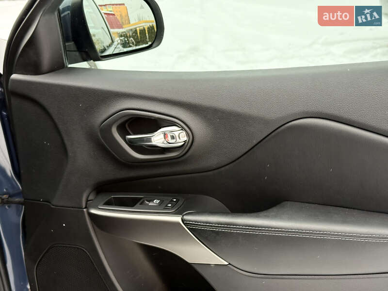 Внедорожник / Кроссовер Jeep Cherokee 2019 в Василькове