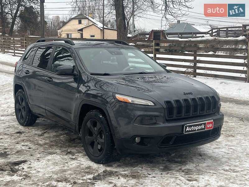 Внедорожник / Кроссовер Jeep Cherokee 2015 в Киеве