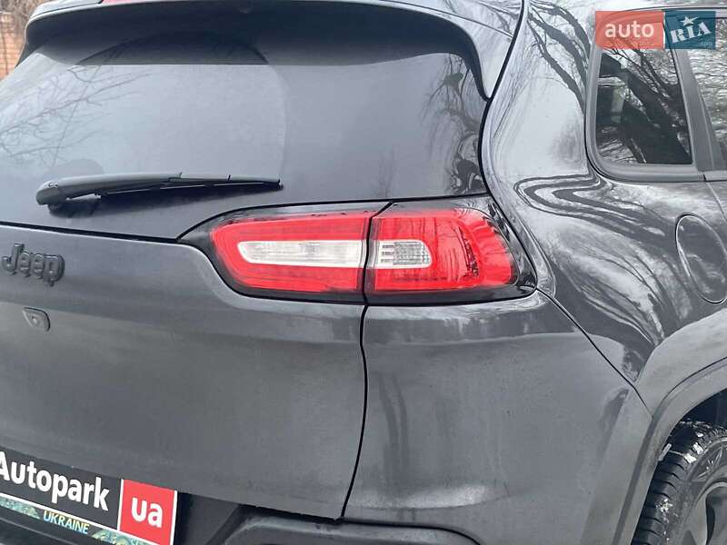 Внедорожник / Кроссовер Jeep Cherokee 2015 в Киеве
