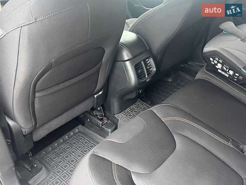 Внедорожник / Кроссовер Jeep Cherokee 2015 в Киеве