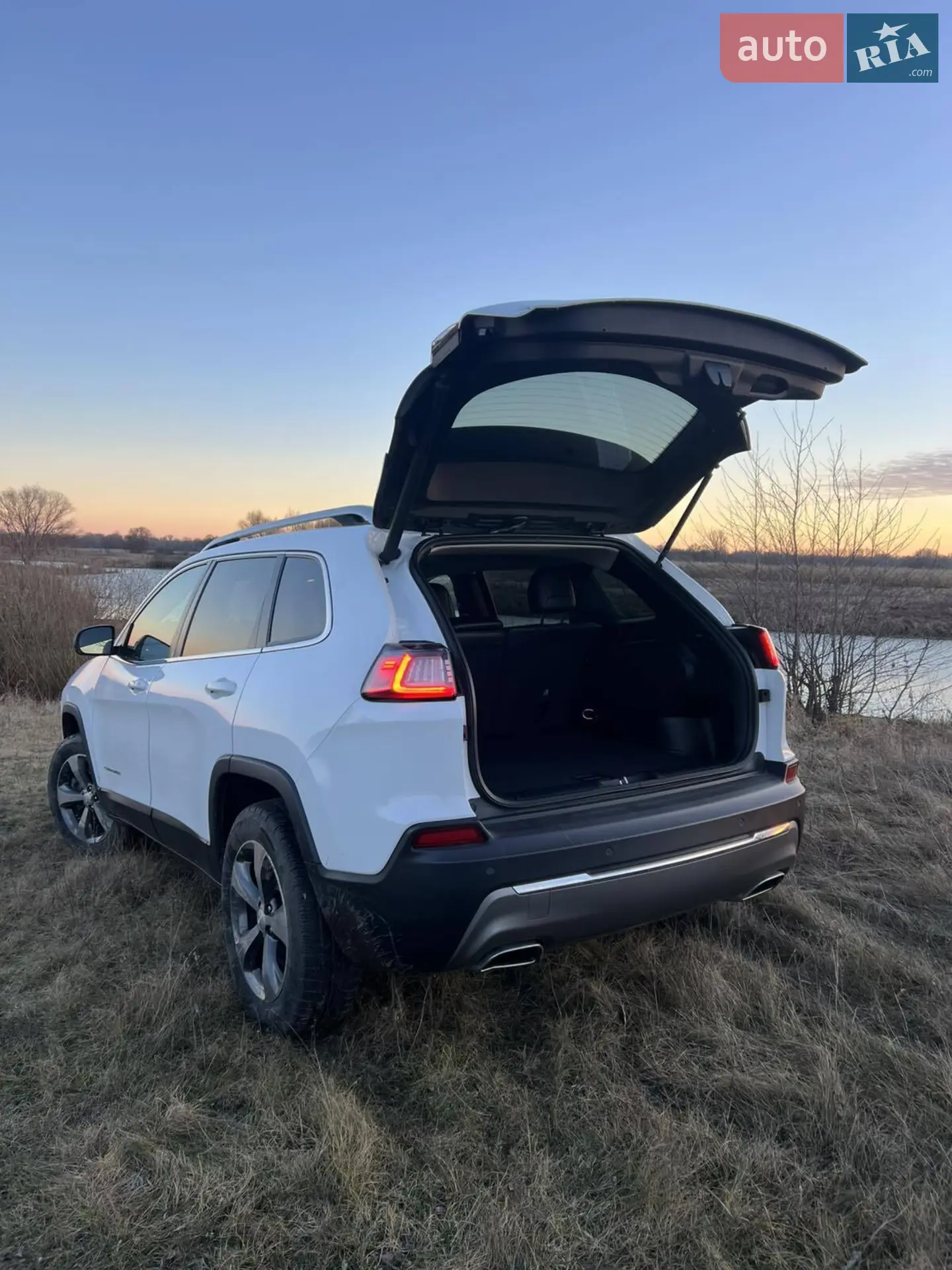 2019 Jeep Cherokee - мініатюра 8