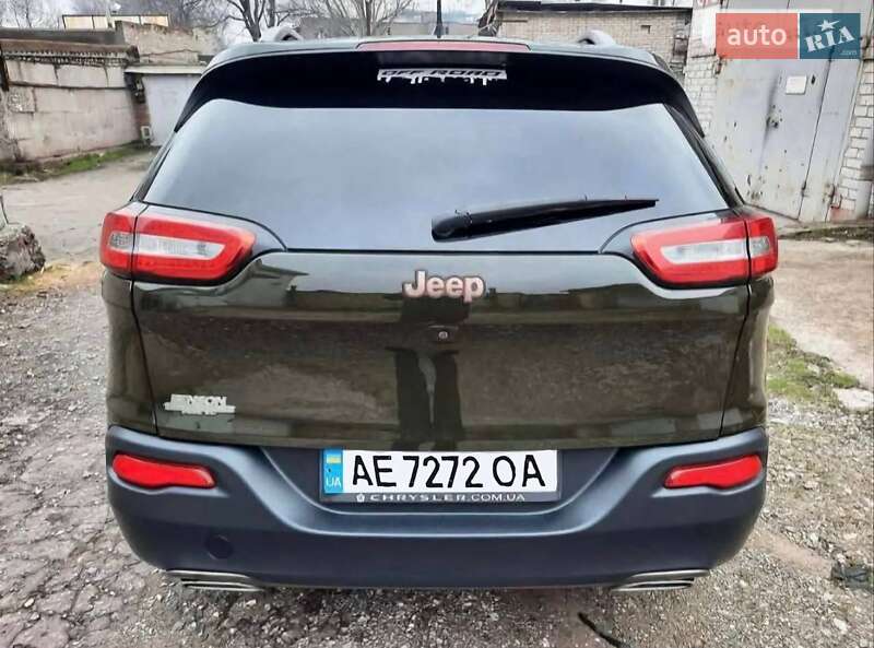 Внедорожник / Кроссовер Jeep Cherokee 2016 в Павлограде