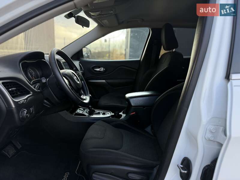 Внедорожник / Кроссовер Jeep Cherokee 2019 в Львове фото 25 Внедорожник / Кроссовер Jeep Cherokee 2019 в Львове