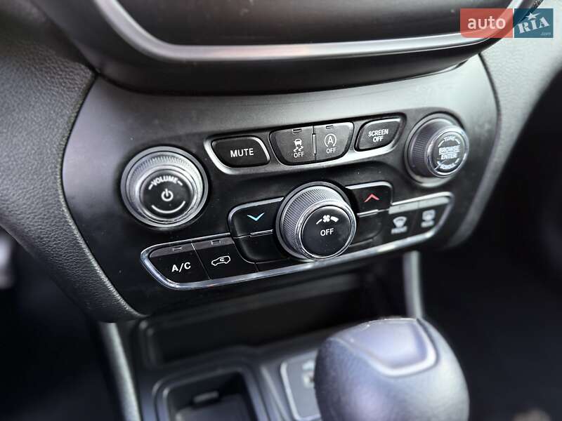 Внедорожник / Кроссовер Jeep Cherokee 2019 в Львове фото 37 Внедорожник / Кроссовер Jeep Cherokee 2019 в Львове