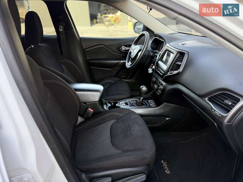 Внедорожник / Кроссовер Jeep Cherokee 2019 в Львове фото 41 Внедорожник / Кроссовер Jeep Cherokee 2019 в Львове