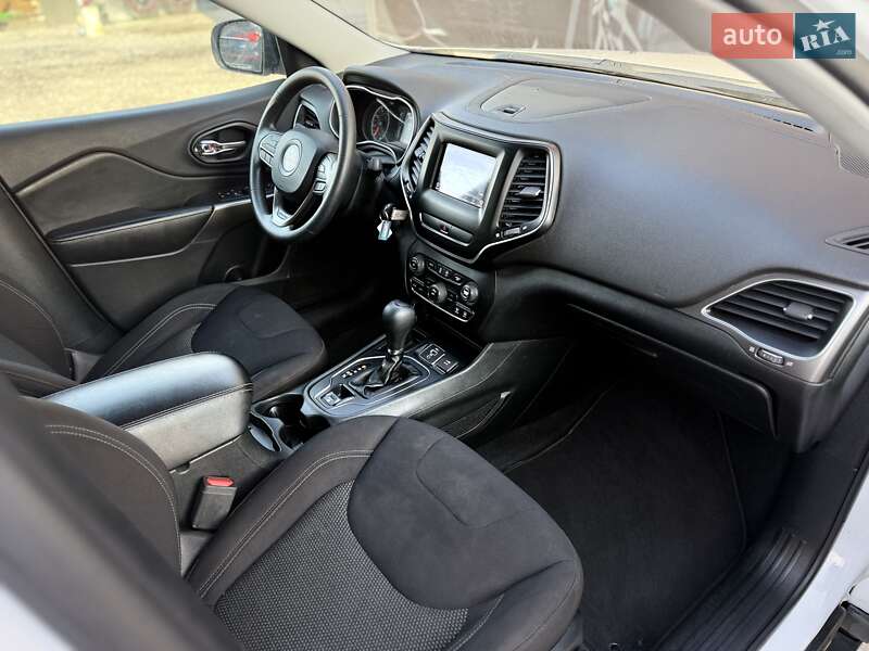 Внедорожник / Кроссовер Jeep Cherokee 2019 в Львове фото 43 Внедорожник / Кроссовер Jeep Cherokee 2019 в Львове