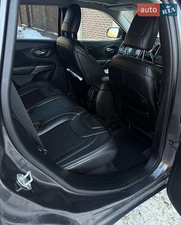 Внедорожник / Кроссовер Jeep Cherokee 2018 в Киеве