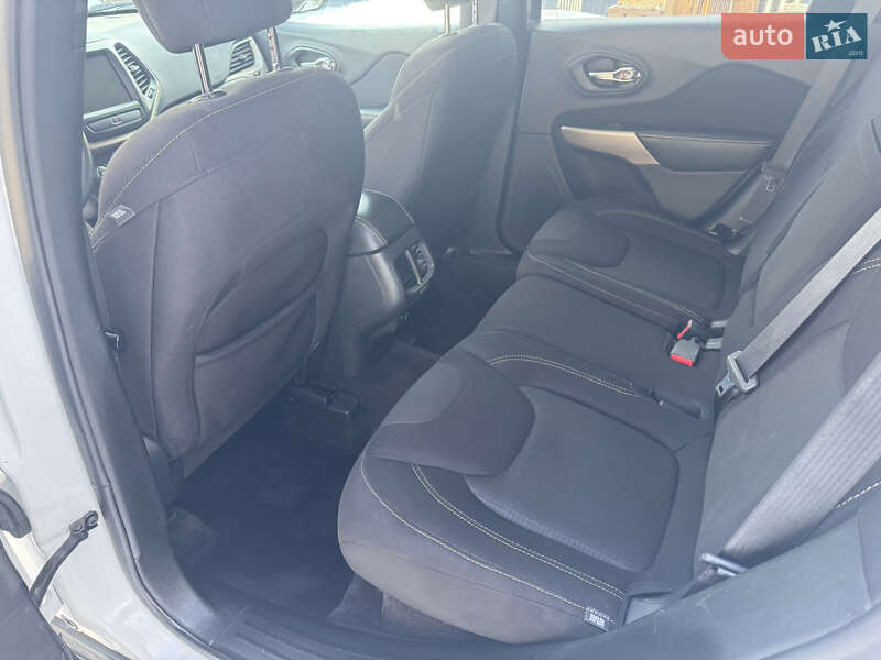 Внедорожник / Кроссовер Jeep Cherokee 2017 в Христиновке фото 15 Внедорожник / Кроссовер Jeep Cherokee 2017 в Христиновке
