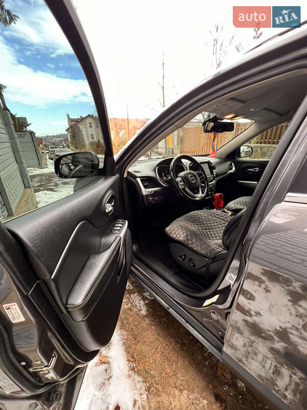 Внедорожник / Кроссовер Jeep Cherokee 2017 в Мостиске фото 15 Внедорожник / Кроссовер Jeep Cherokee 2017 в Мостиске