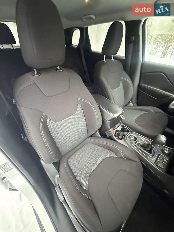 Внедорожник / Кроссовер Jeep Cherokee 2018 в Сумах