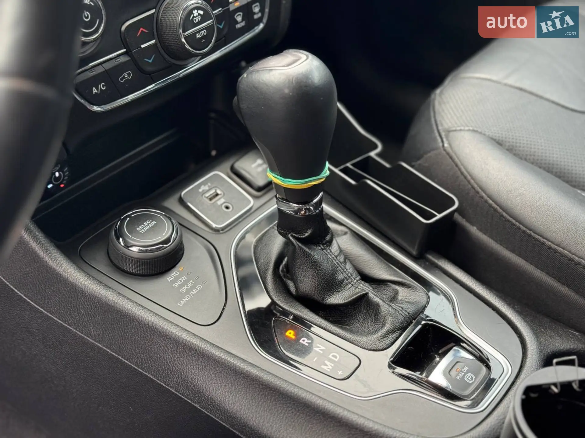 2019 Jeep Cherokee - мініатюра 22