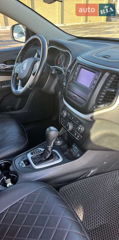 Внедорожник / Кроссовер Jeep Cherokee 2015 в Харькове