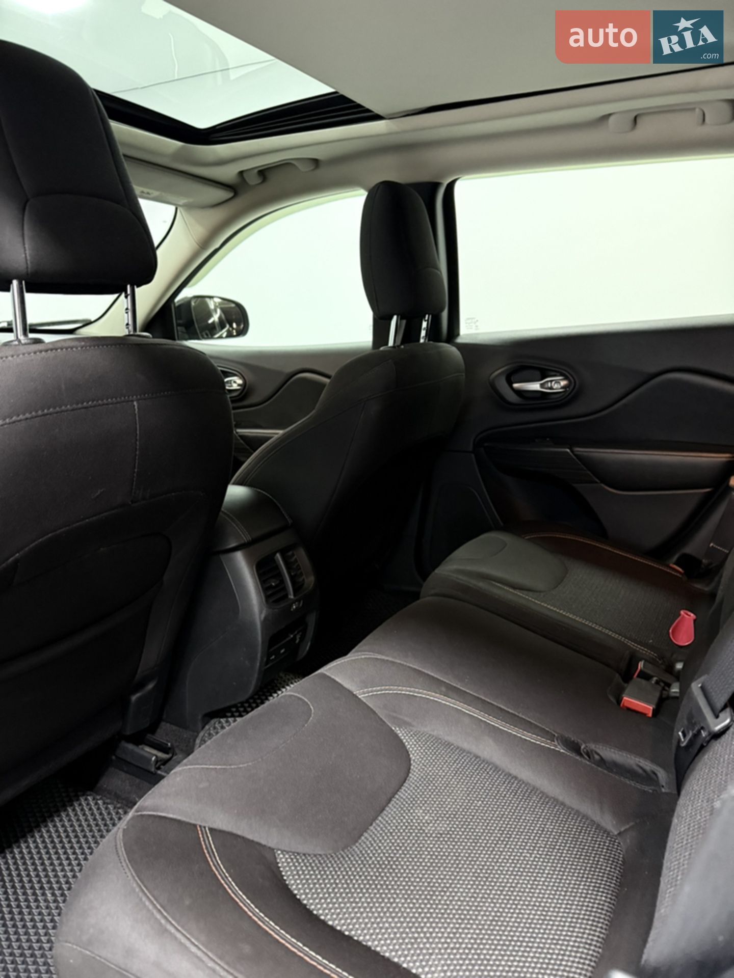 2016 Jeep Cherokee - мініатюра 18