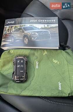 Внедорожник / Кроссовер Jeep Cherokee 2021 в Николаеве