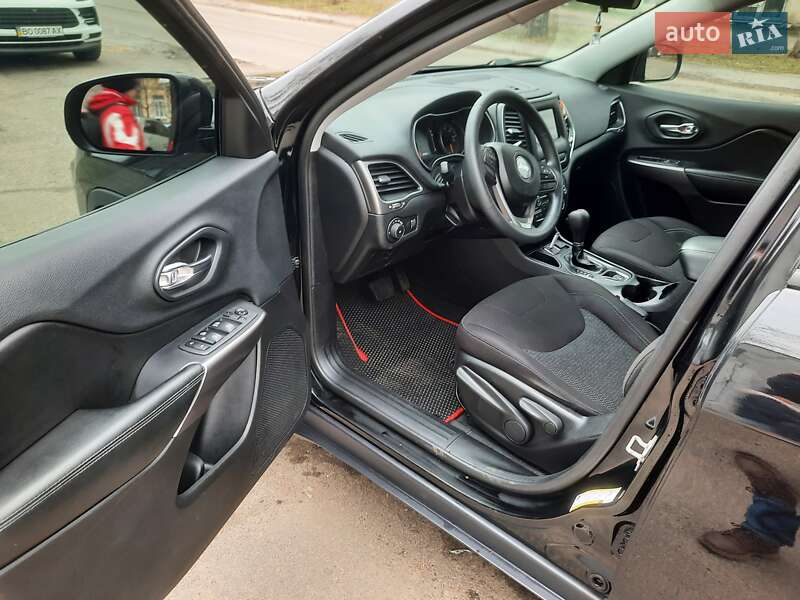 Внедорожник / Кроссовер Jeep Cherokee 2018 в Одессе